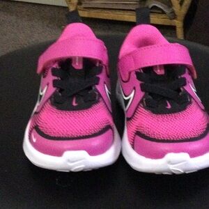 Kids Pink Athletic Sneakers with Hook-and-Loop Strap
